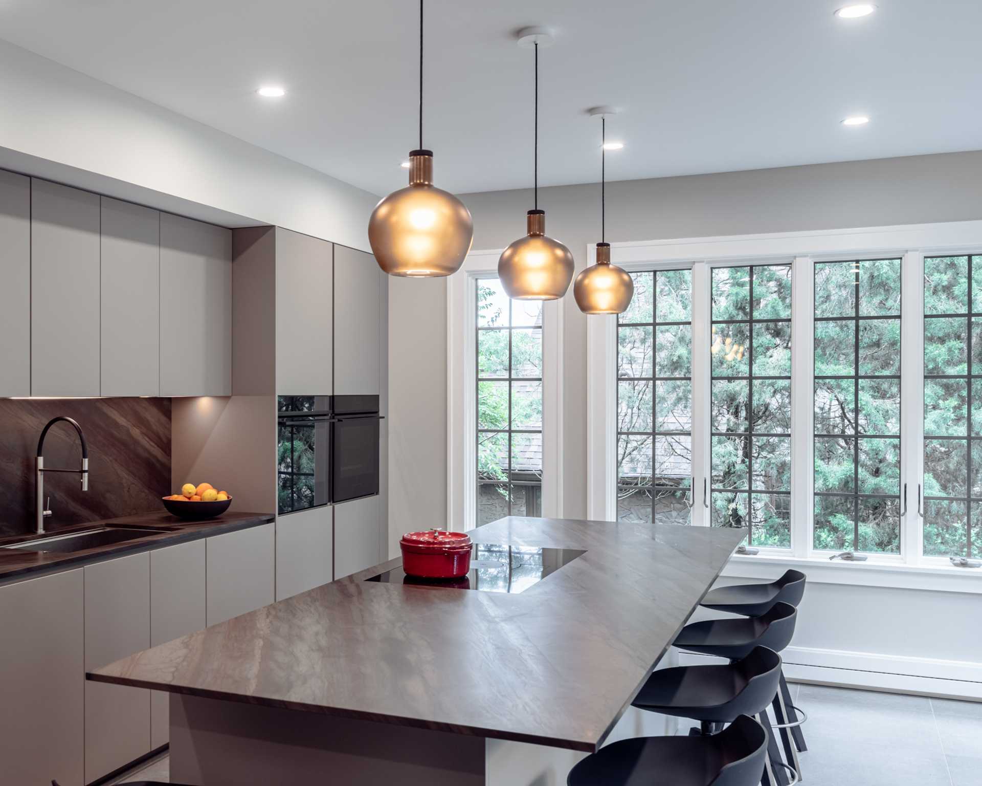 kitchen island seating - kitchen remodel in Cincinnati by NOLI